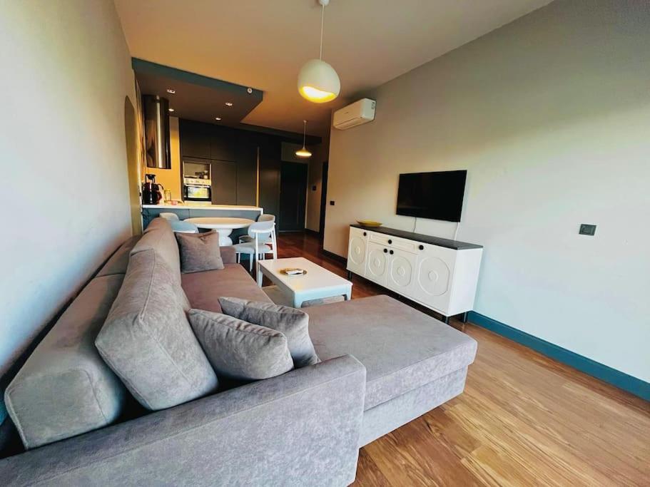 Modern Apartment in the Center