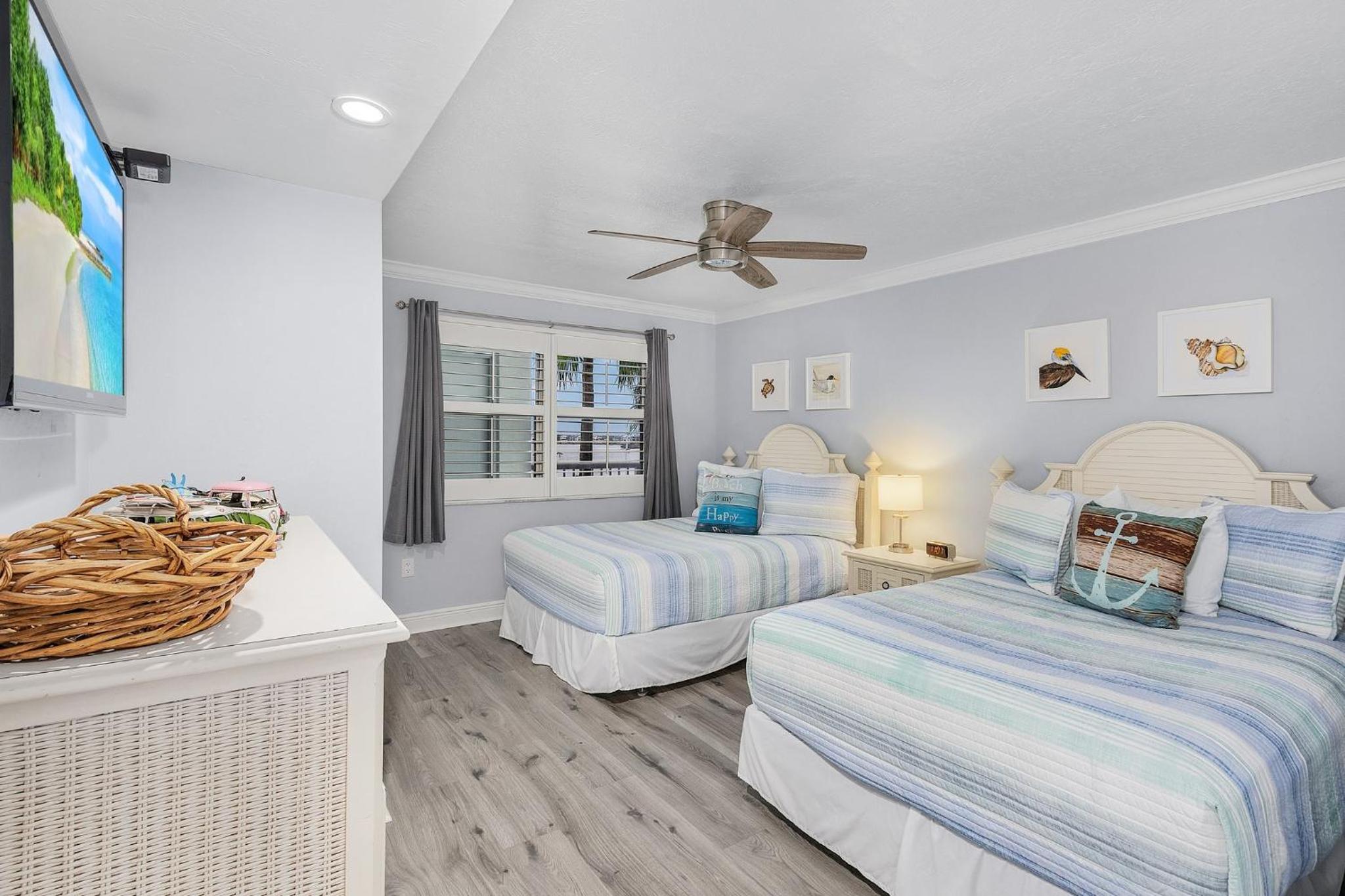 Beachfront Bliss: Gulf Views, Pool, Sleeps 8! view 2