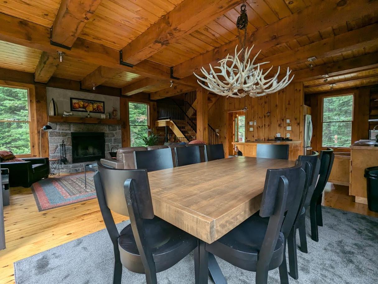 Cote Nord Tremblant Chalet Louie