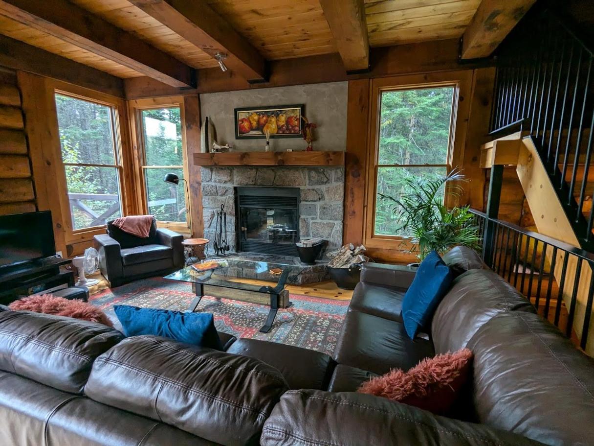 Cote Nord Tremblant Chalet Louie