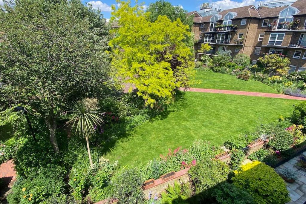 Bright & Smart 2 King-sized Bedroom Haven by the Thames & Battersea Park