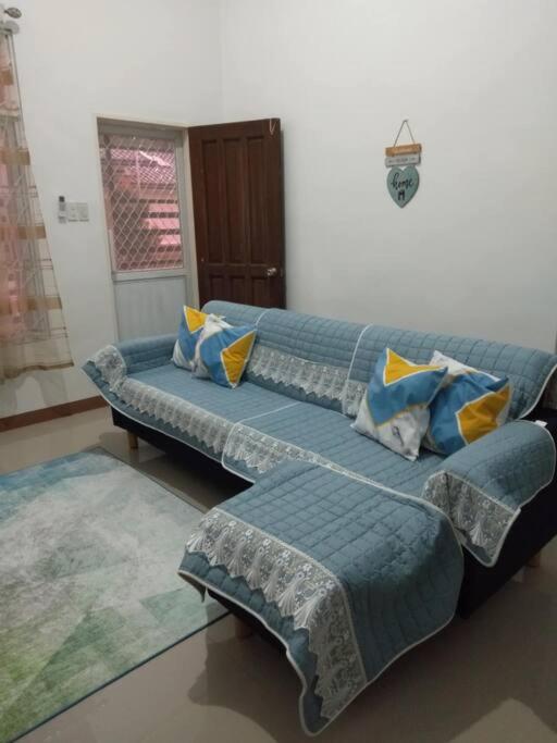Meia's Pad House