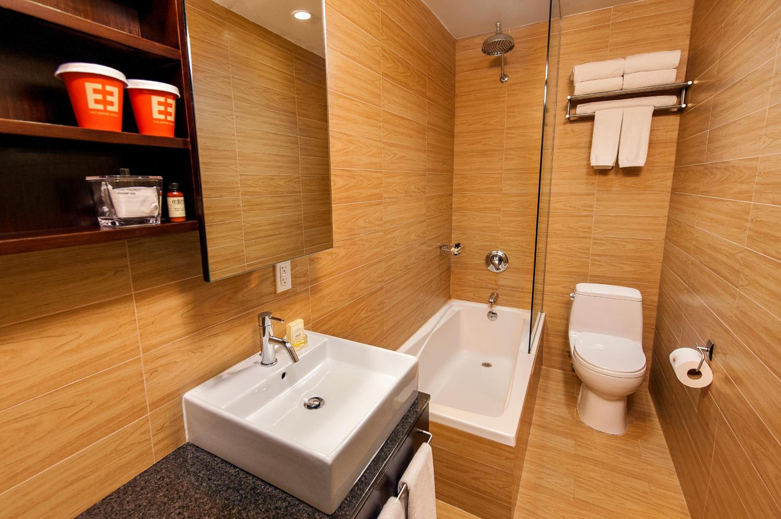 Empire Hotel 17