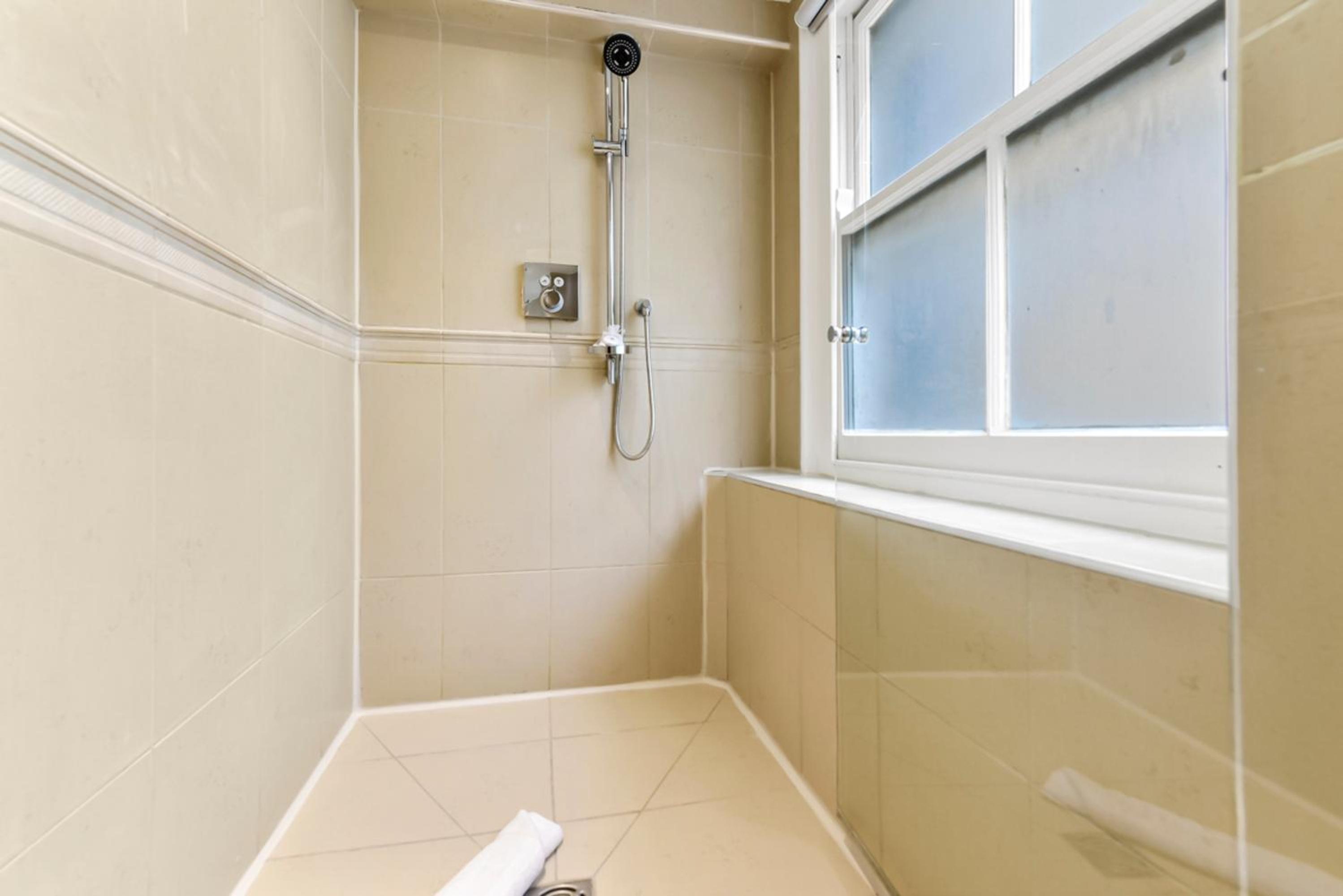 2 Bed House- Piccadilly