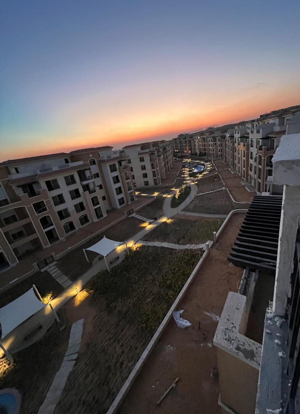 1 BR apart with Rooftop