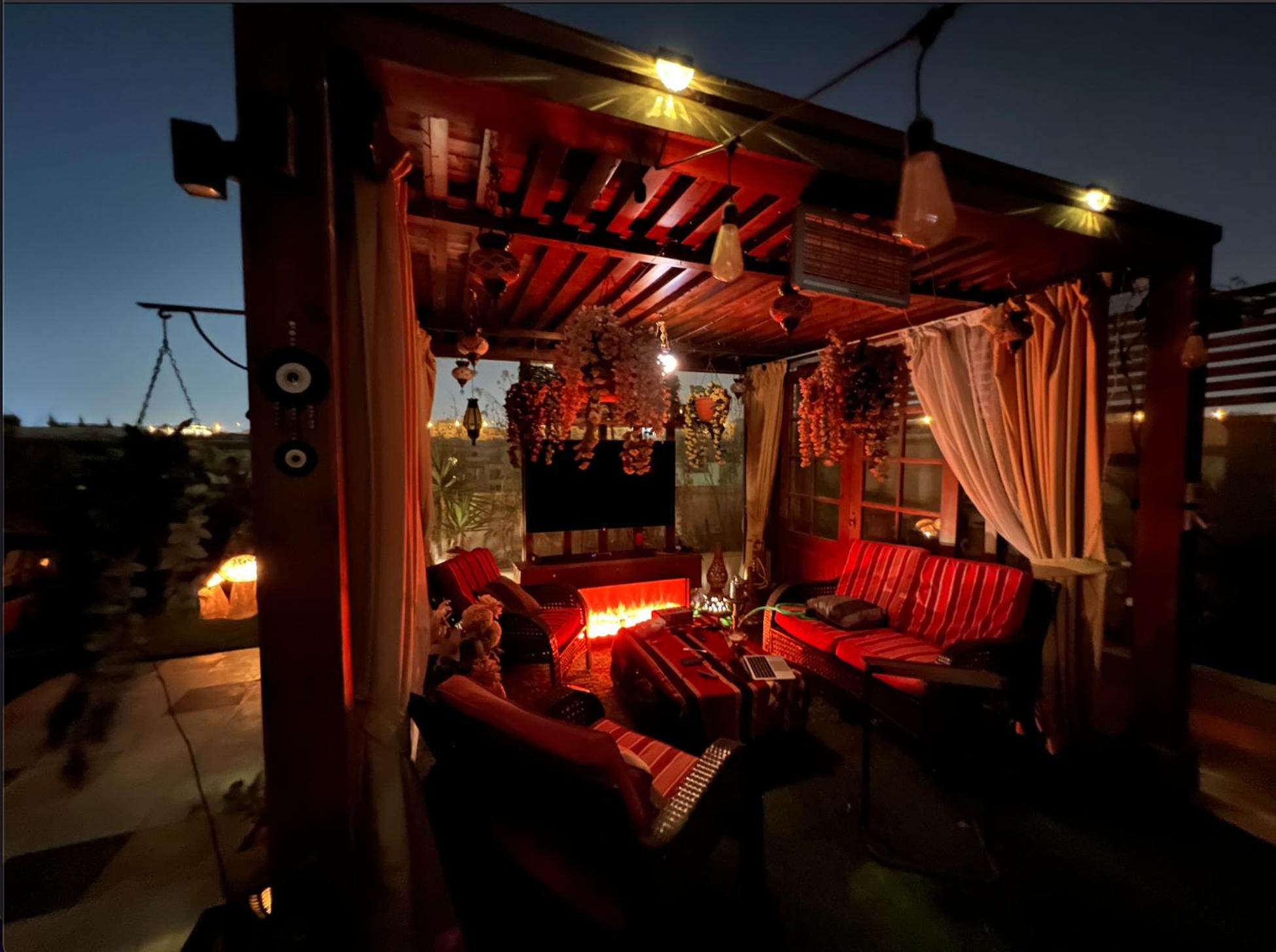 1 BR apart with Rooftop