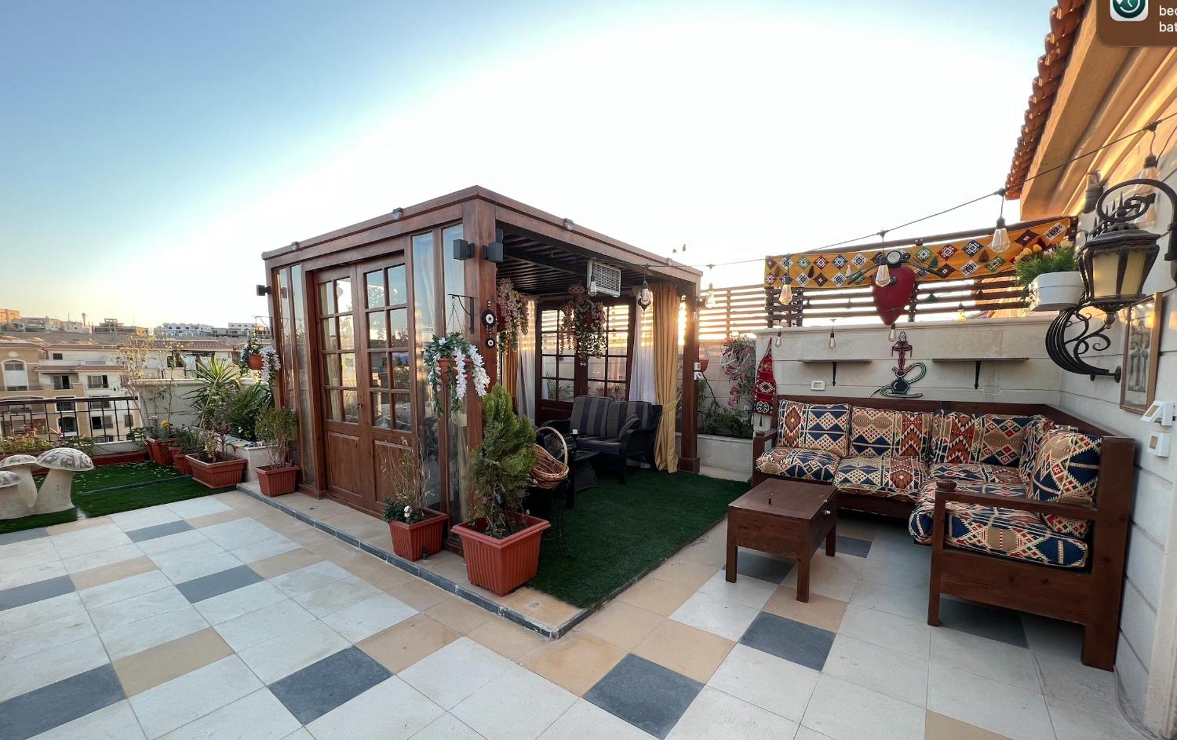 1 BR apart with Rooftop