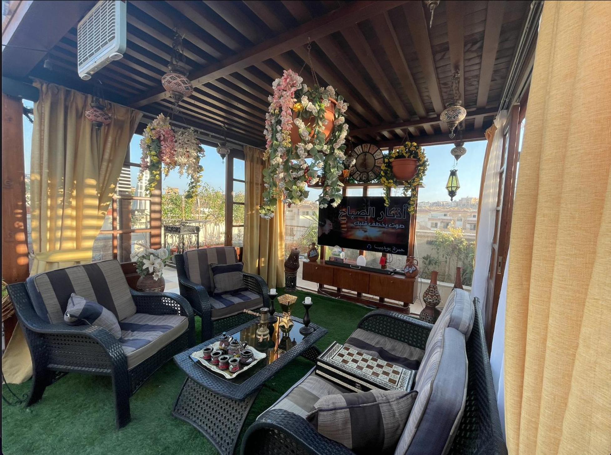 1 BR apart with Rooftop