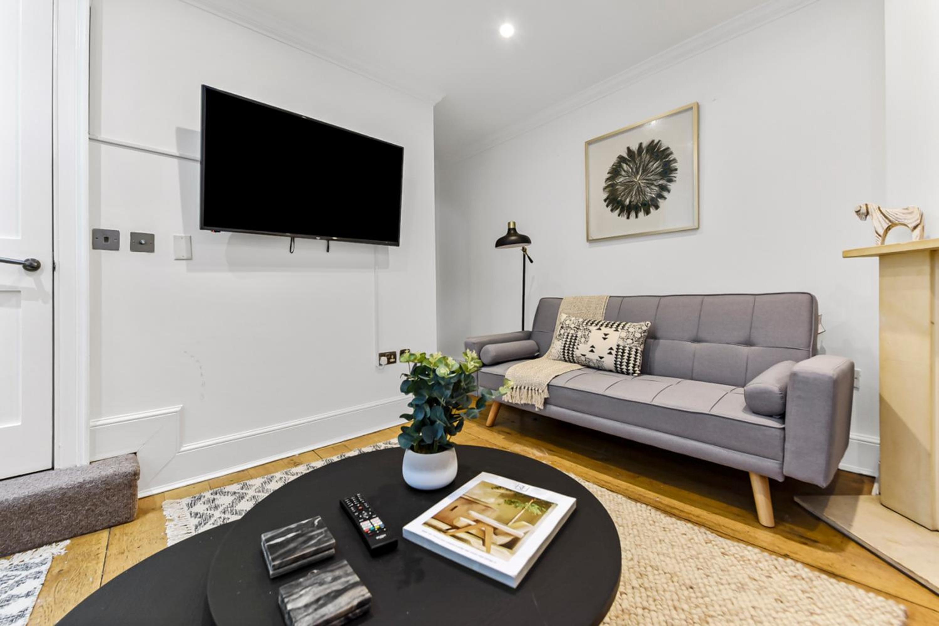 2 Bed House- Piccadilly