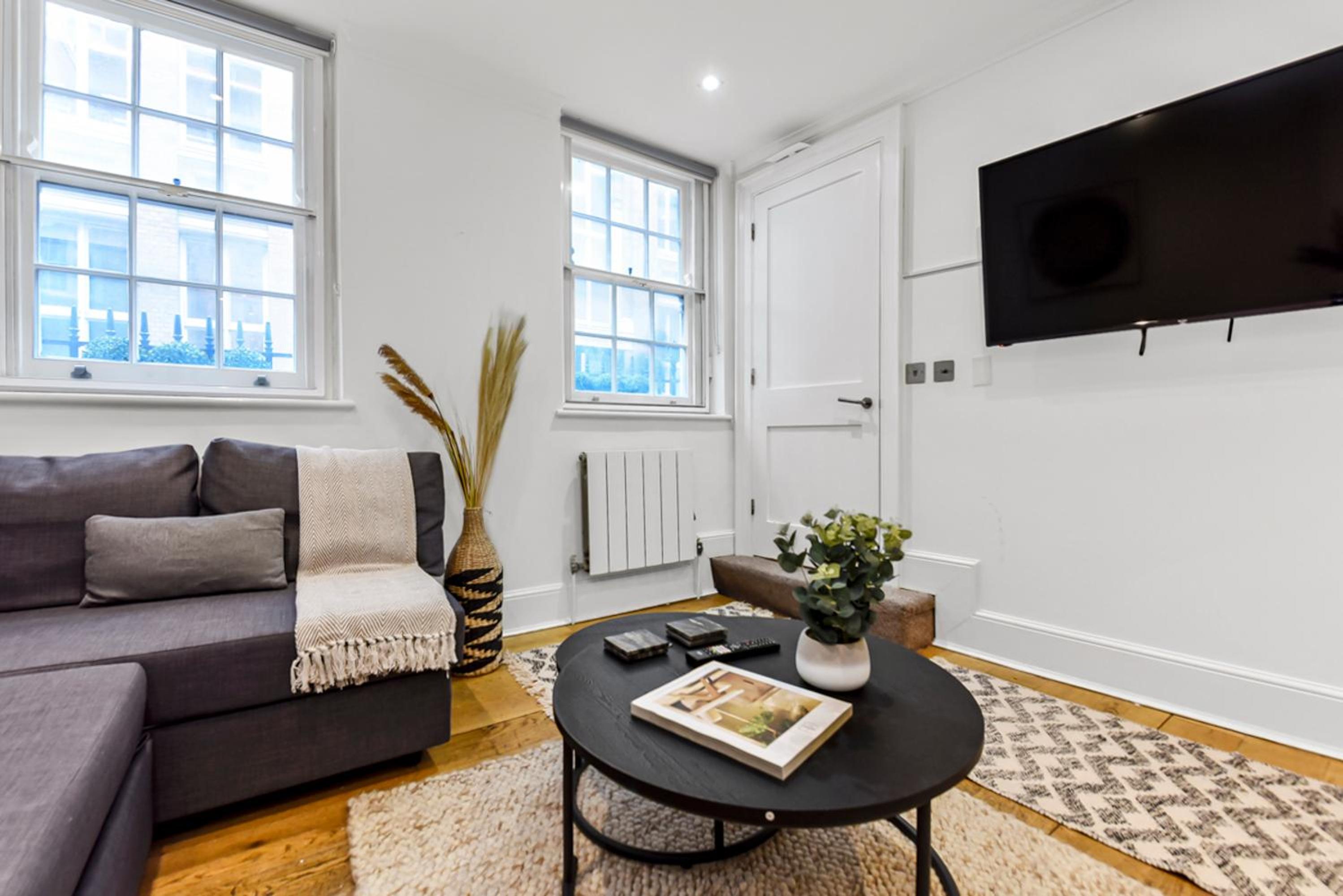 2 Bed House- Piccadilly