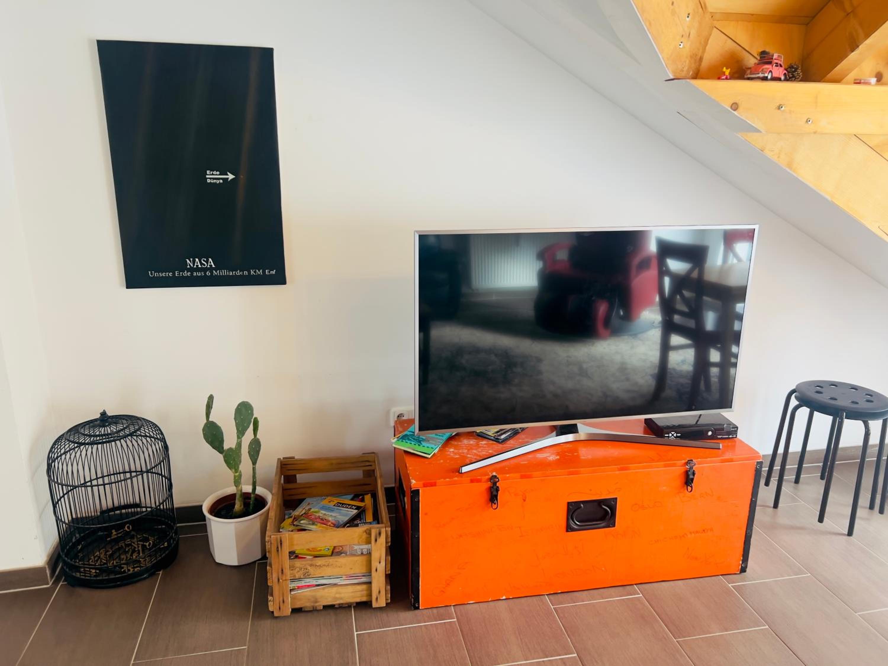 Apartment mit schöner Aussicht auf den Großen Feldberg & Burg Königstein & Frei PARKPLATZ auf Straßenseite