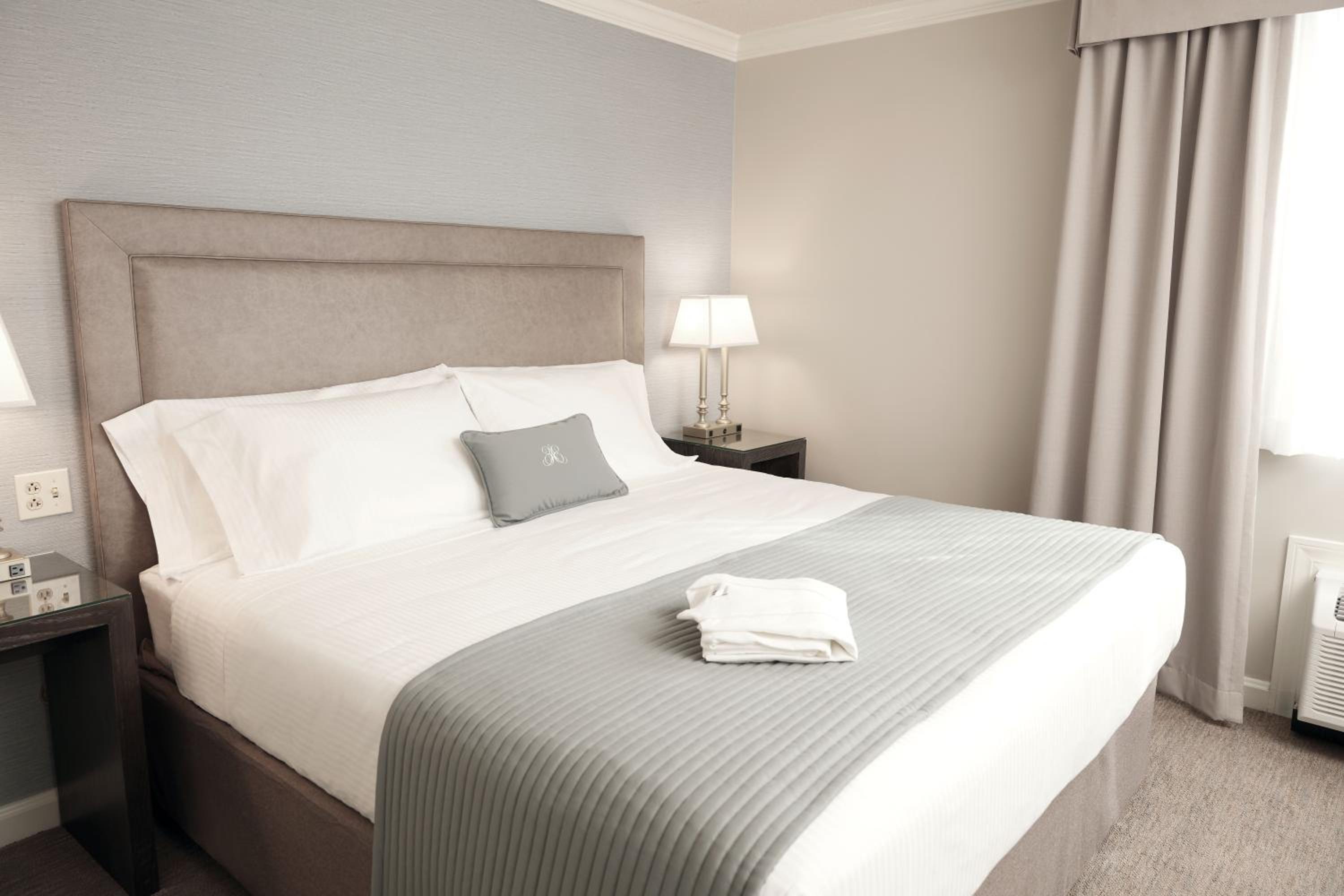 Danbury Vacations - Ethan Allen Hotel - Property Image 28