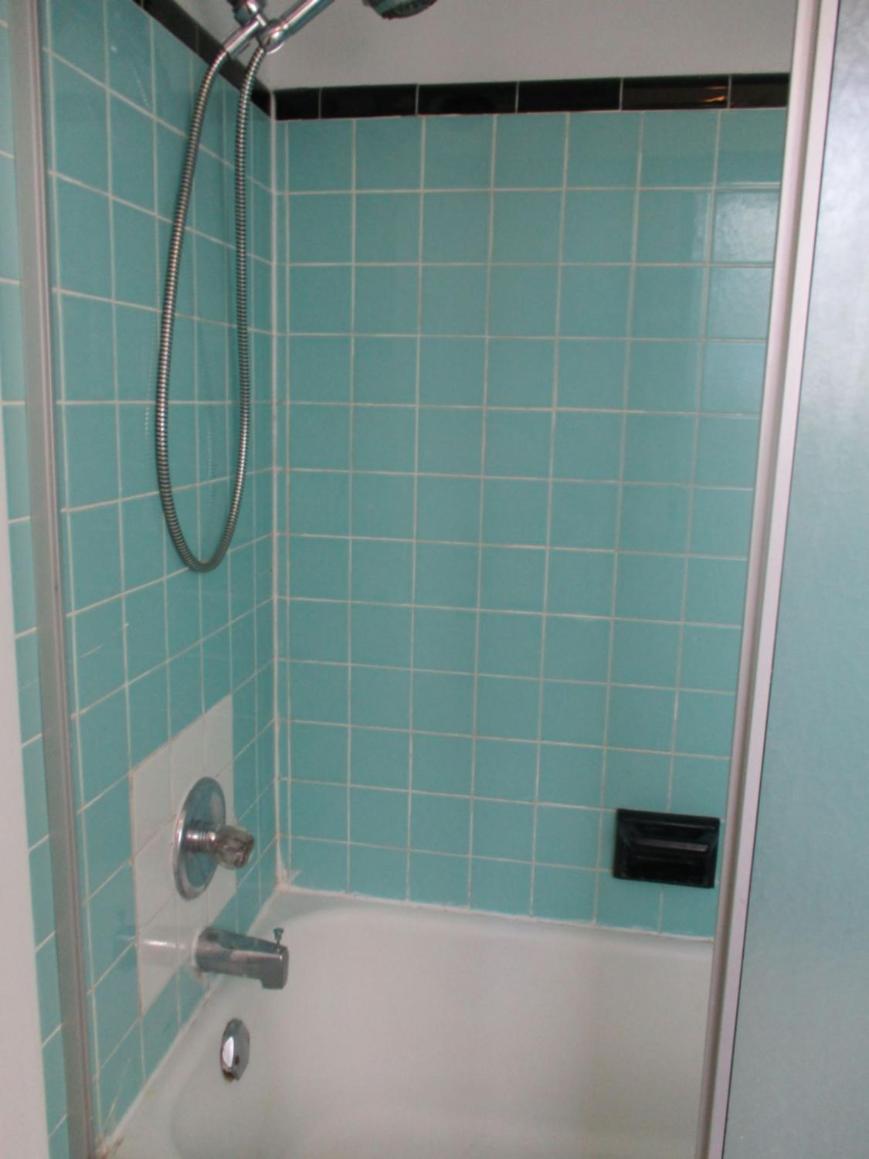 High Park Double room with exclusive Washroom Kitchen and living rooms