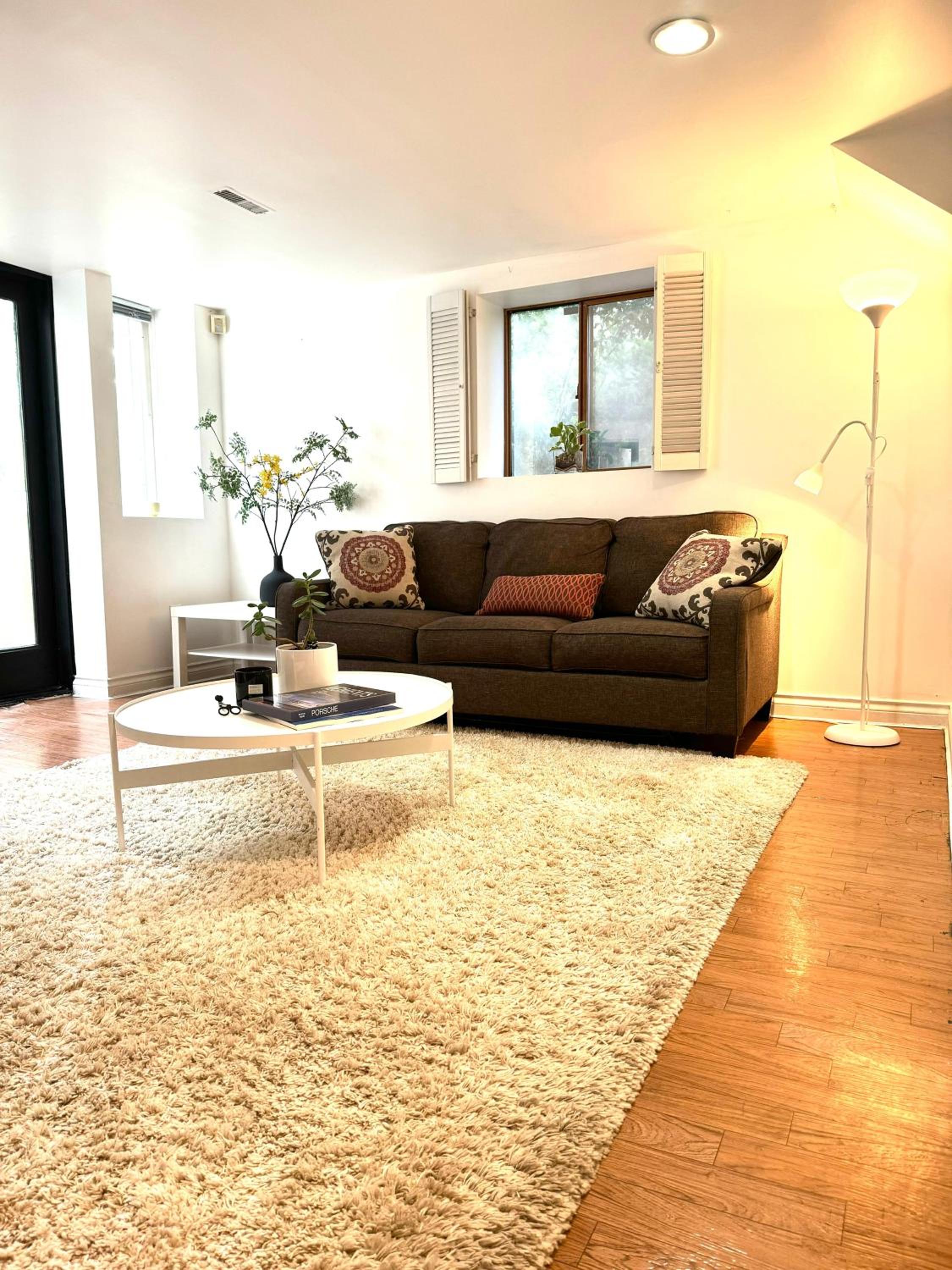 Bright Garden Suite Across From Park in Kitsilano