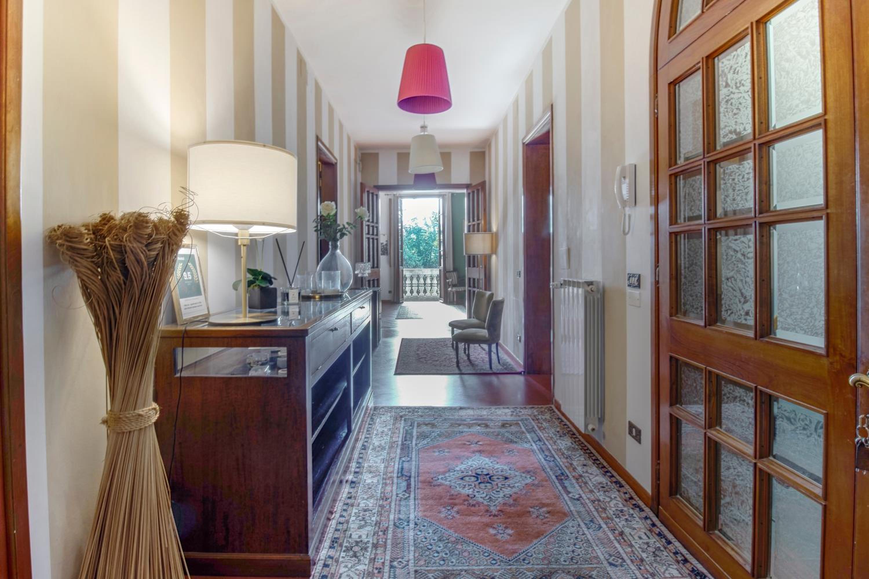 Villa Lia - Apartment in Villa with private garden and Pool