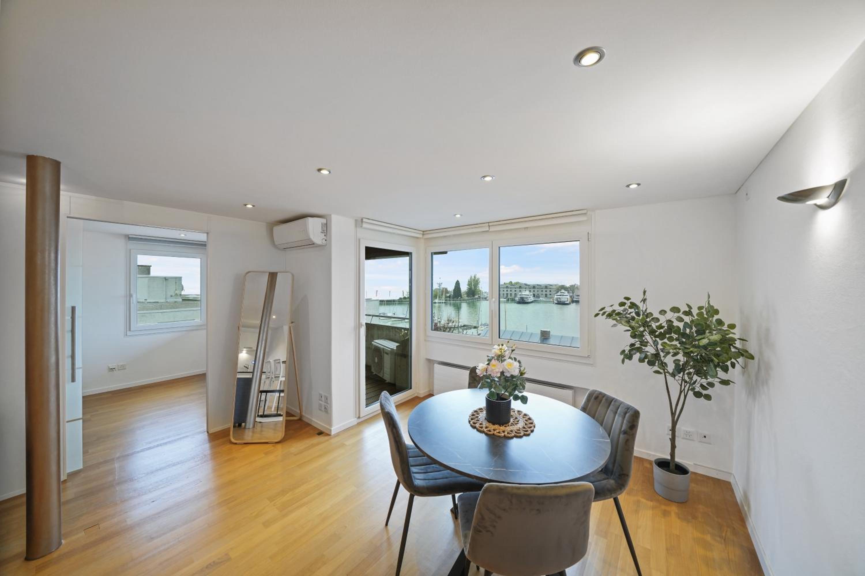 book2stay - Lakeview Apartment
