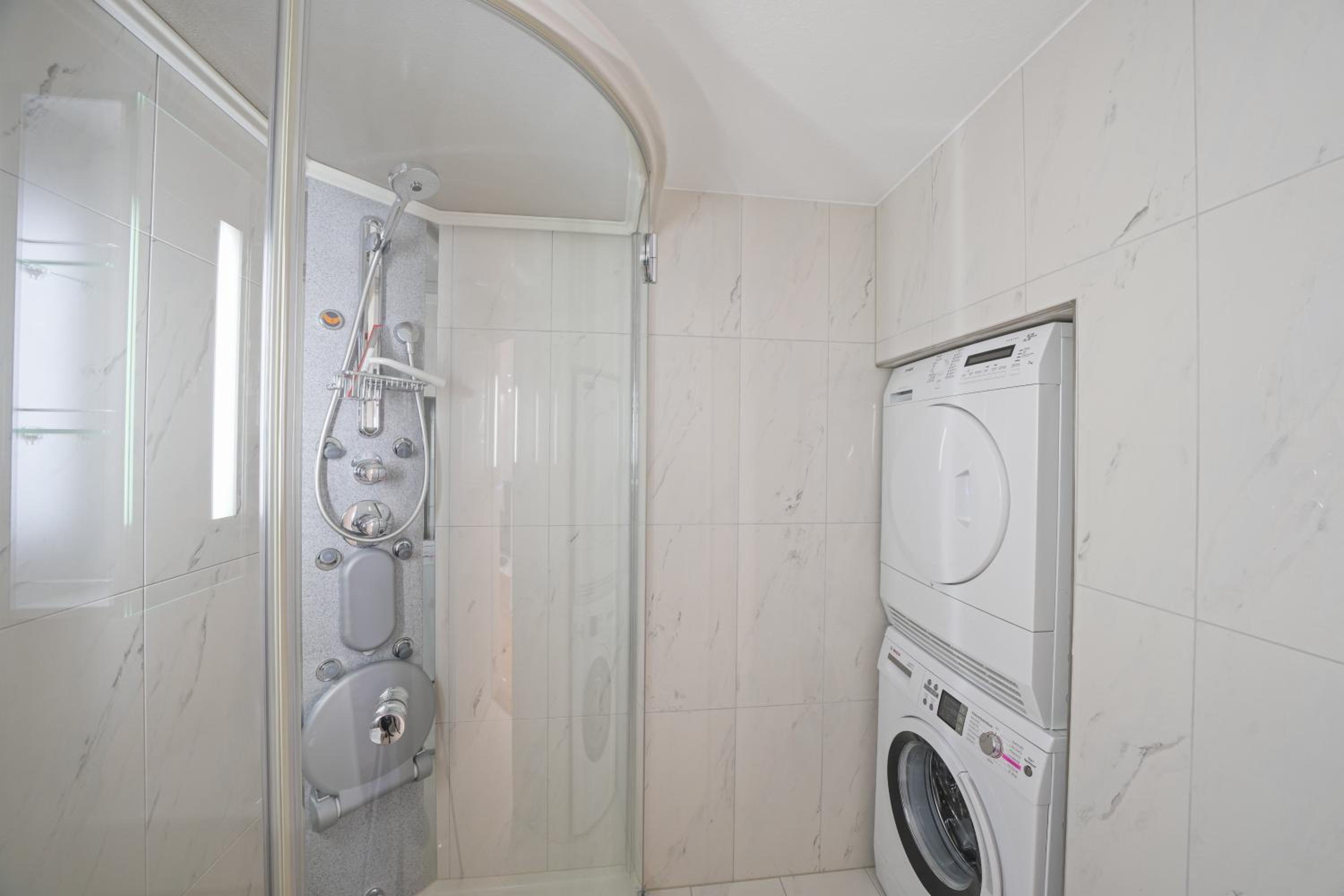 book2stay - Lakeview Apartment