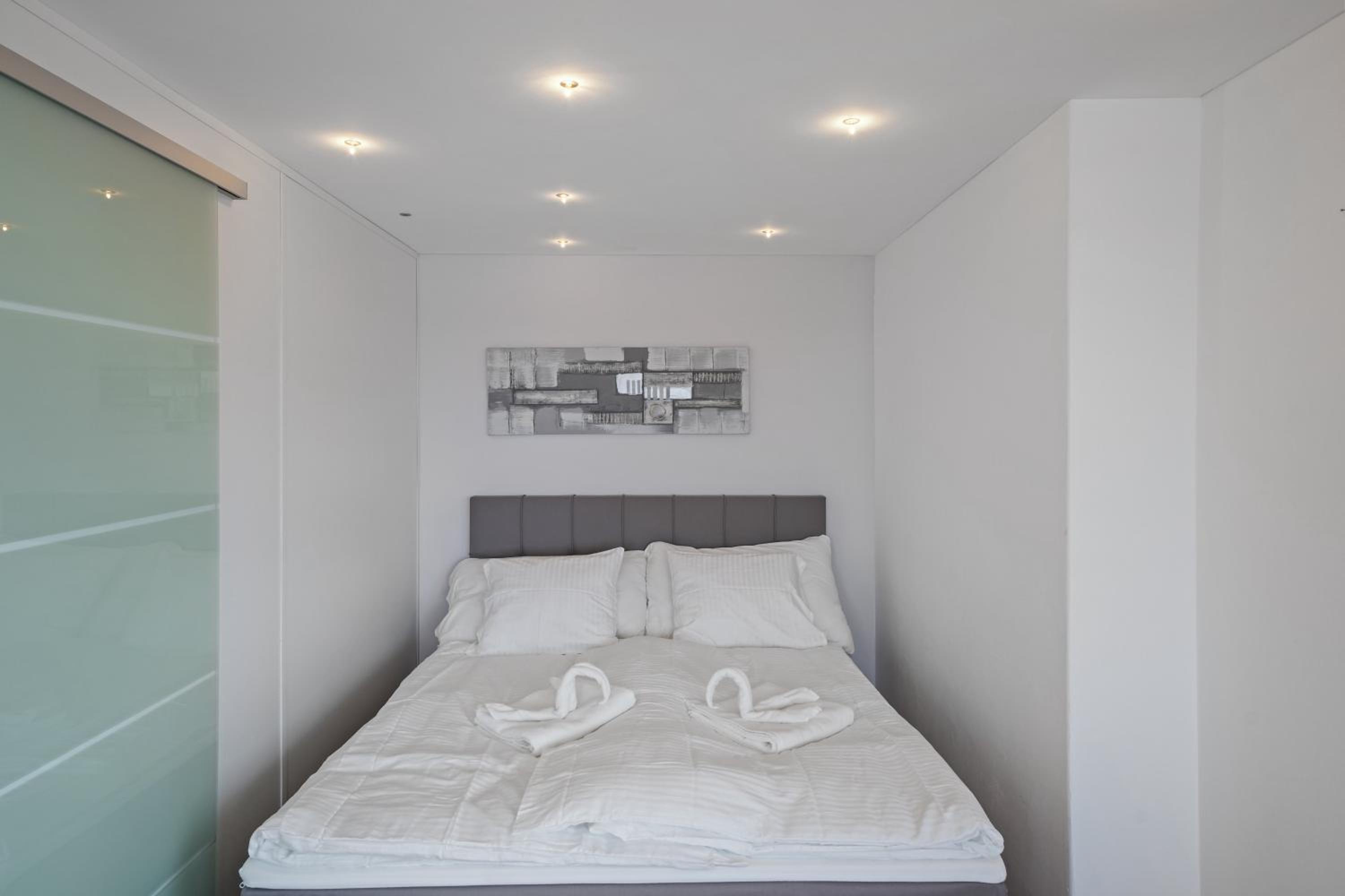 book2stay - Lakeview Apartment