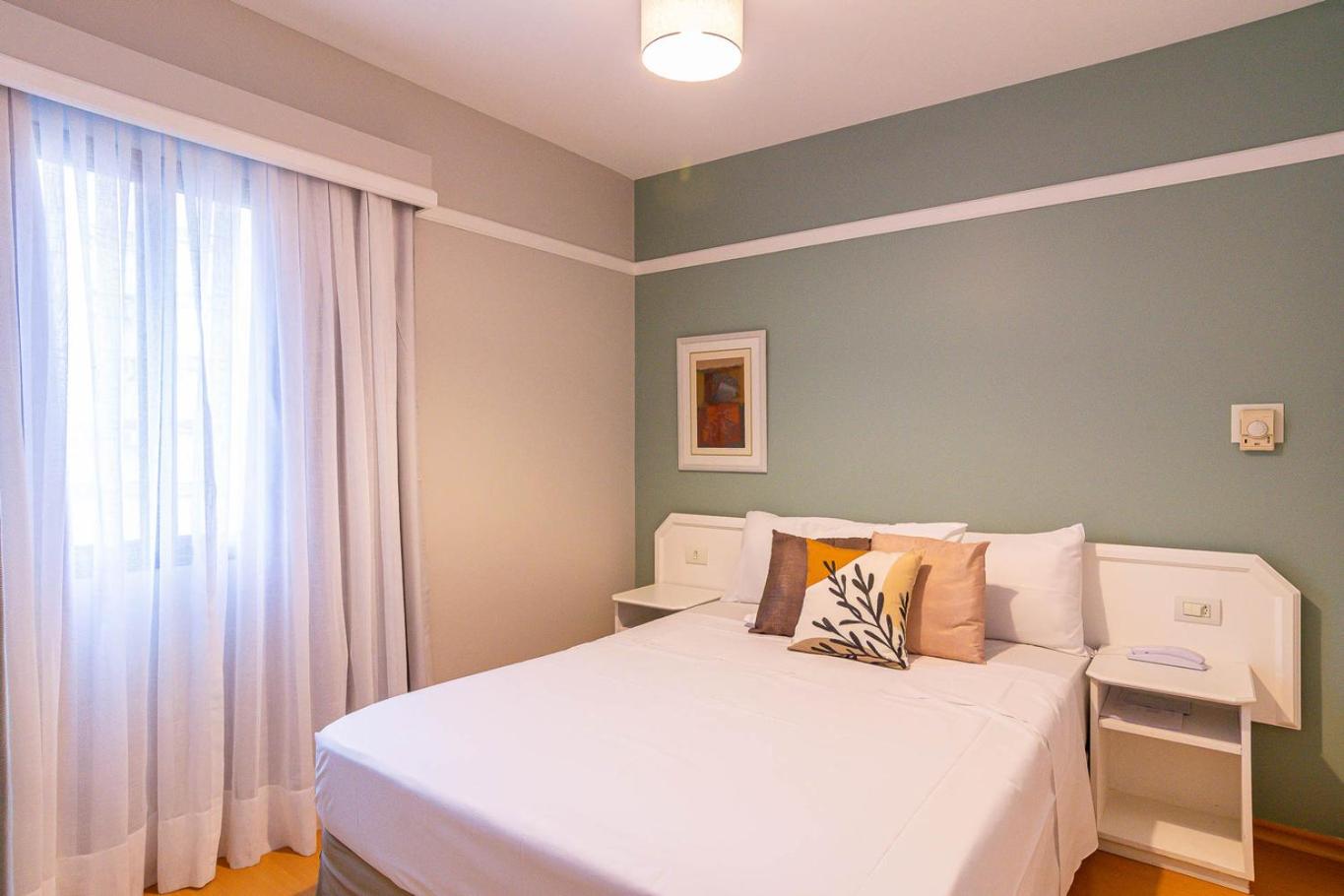 Apart-hotel c espaco home office c boa localizacao