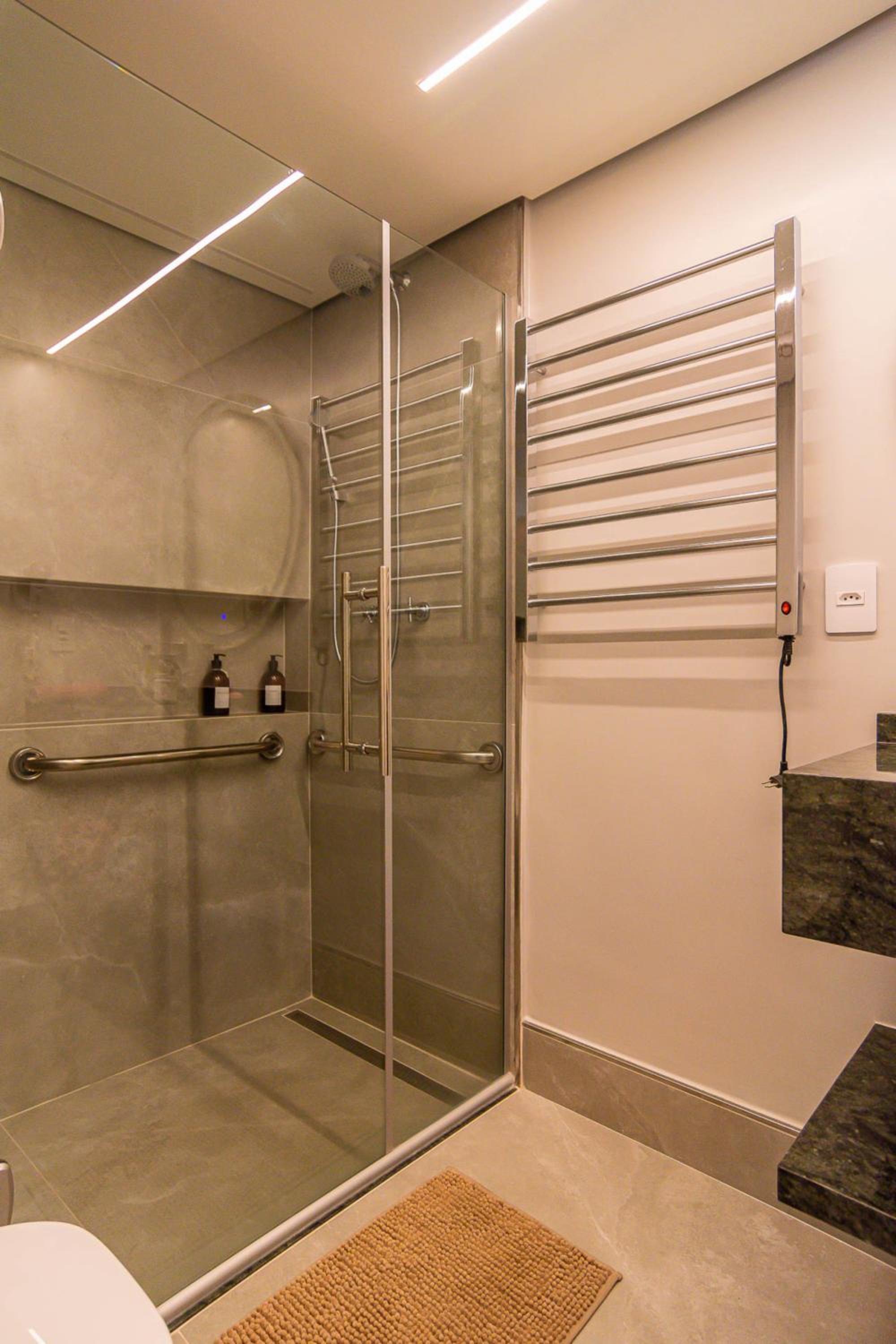 Apart-hotel c espaco home office c boa localizacao