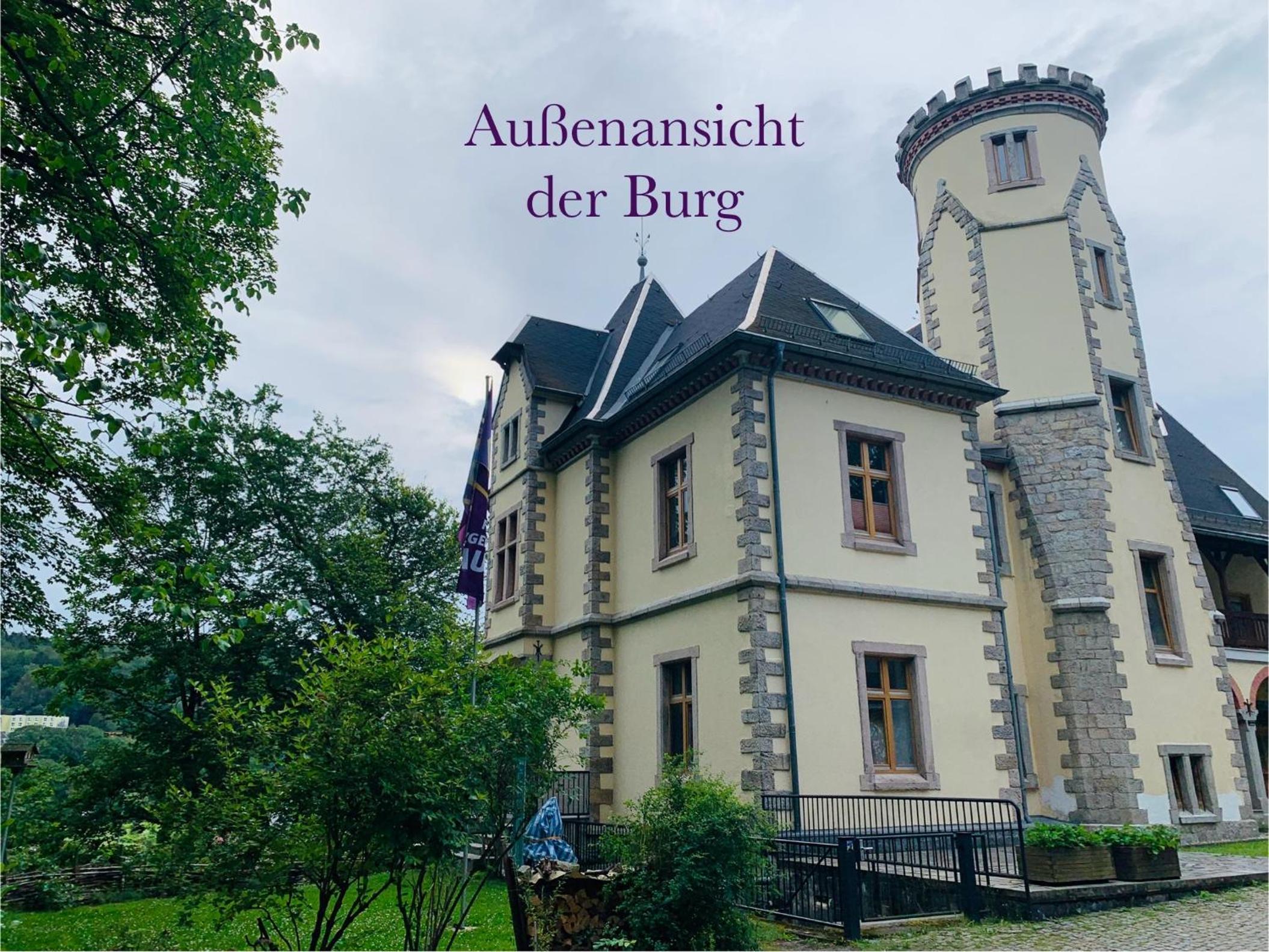 Burg Aue- Ferienwohnungen Erzglück - Familien - im Grünen - zentral