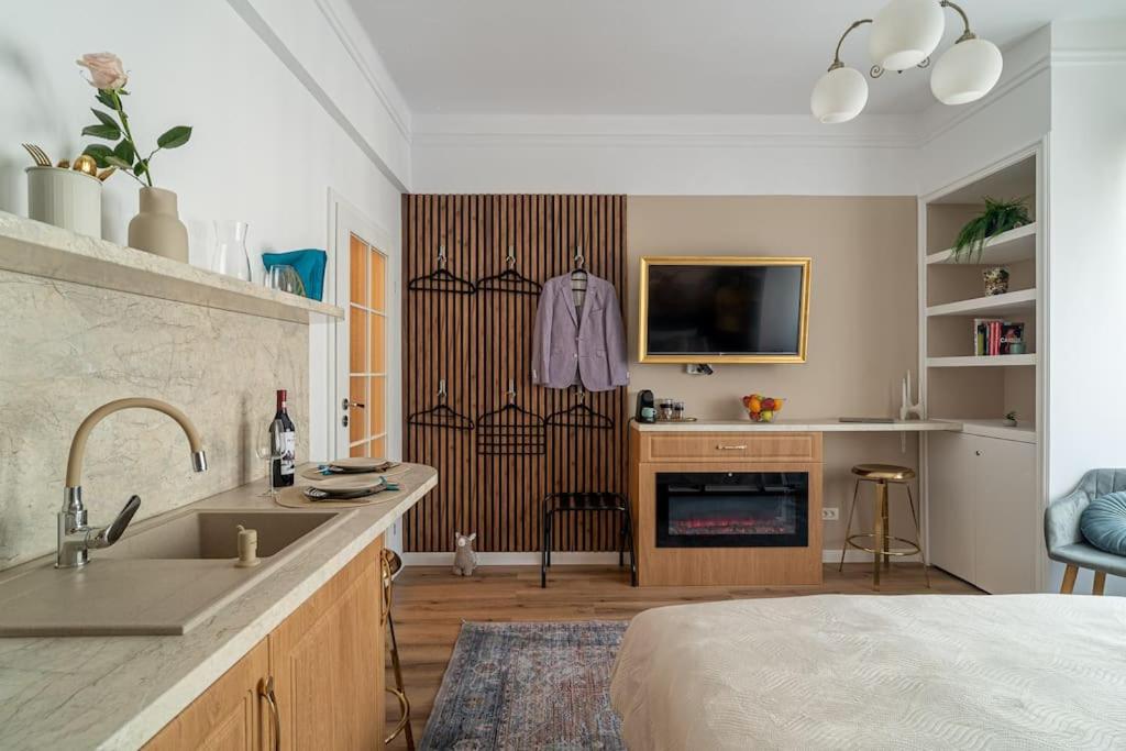 Heritage No 4 Stylish Studio with Iconic Views in the Heart of the City view 3