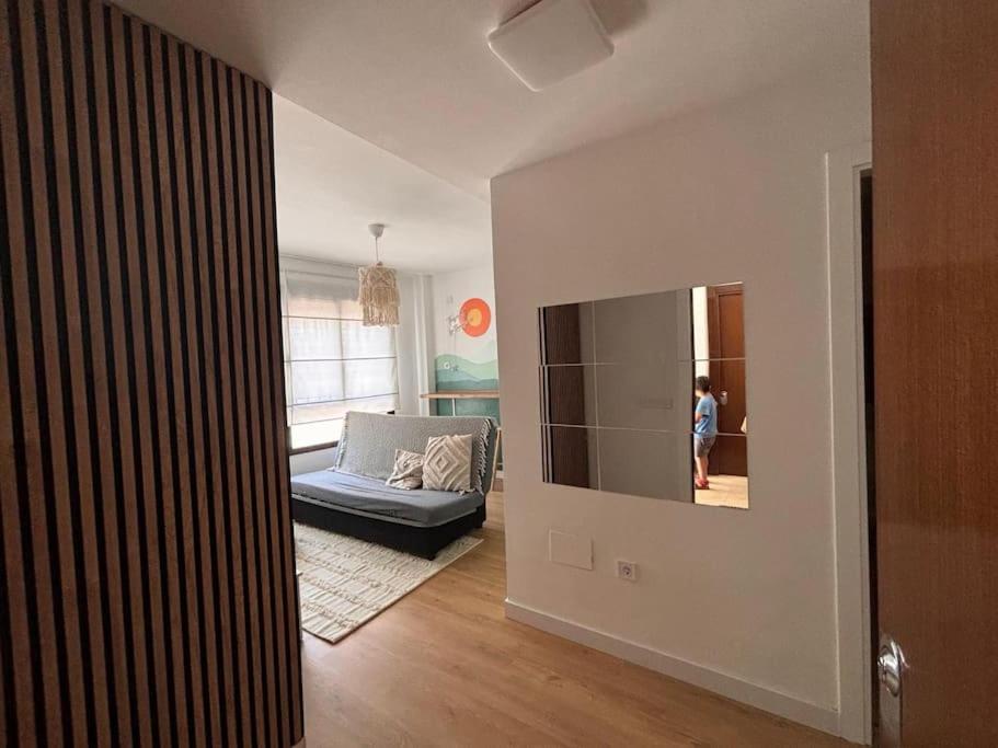 Studio 5 mins from El Palo Beach WiFi & AC photo 4