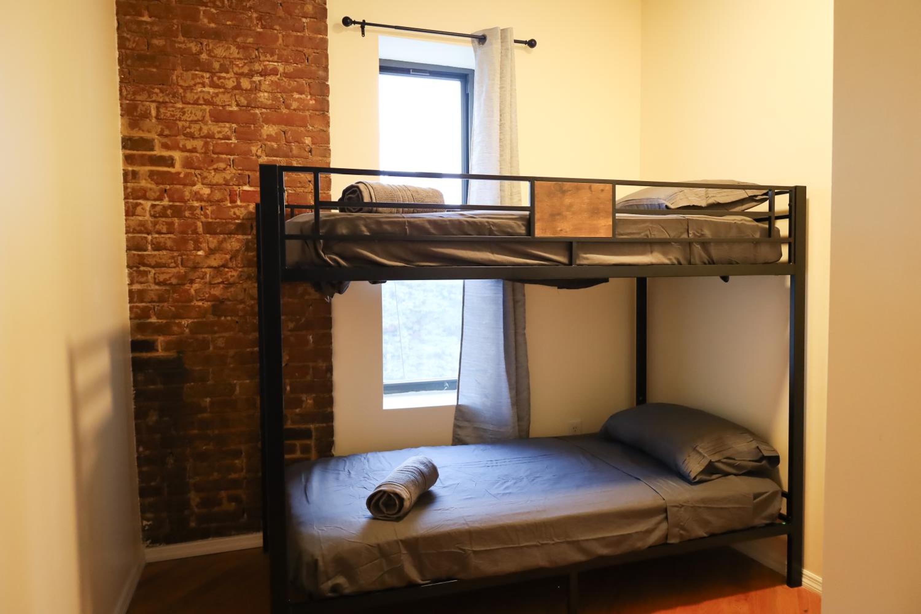 Family Friendly 4BR 2BA in Prime NYC Location