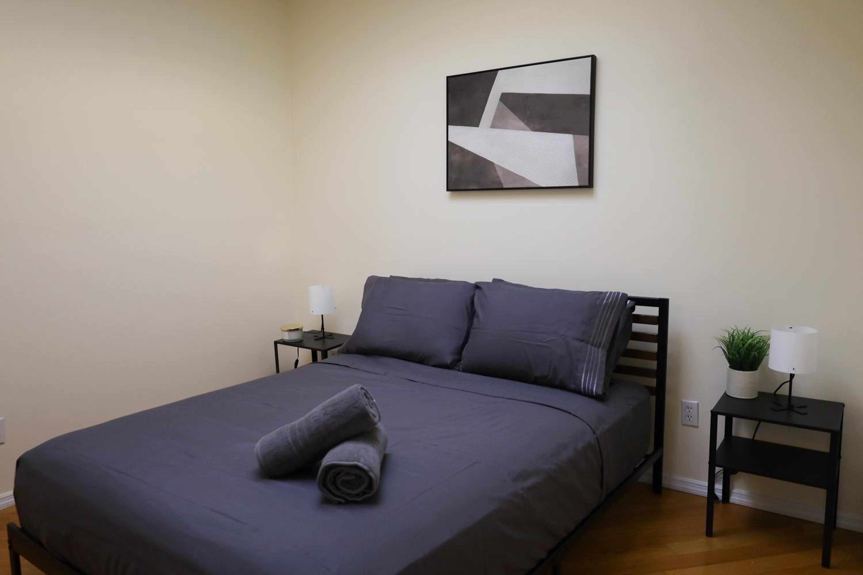 Family Friendly 4BR 2BA in Prime NYC Location