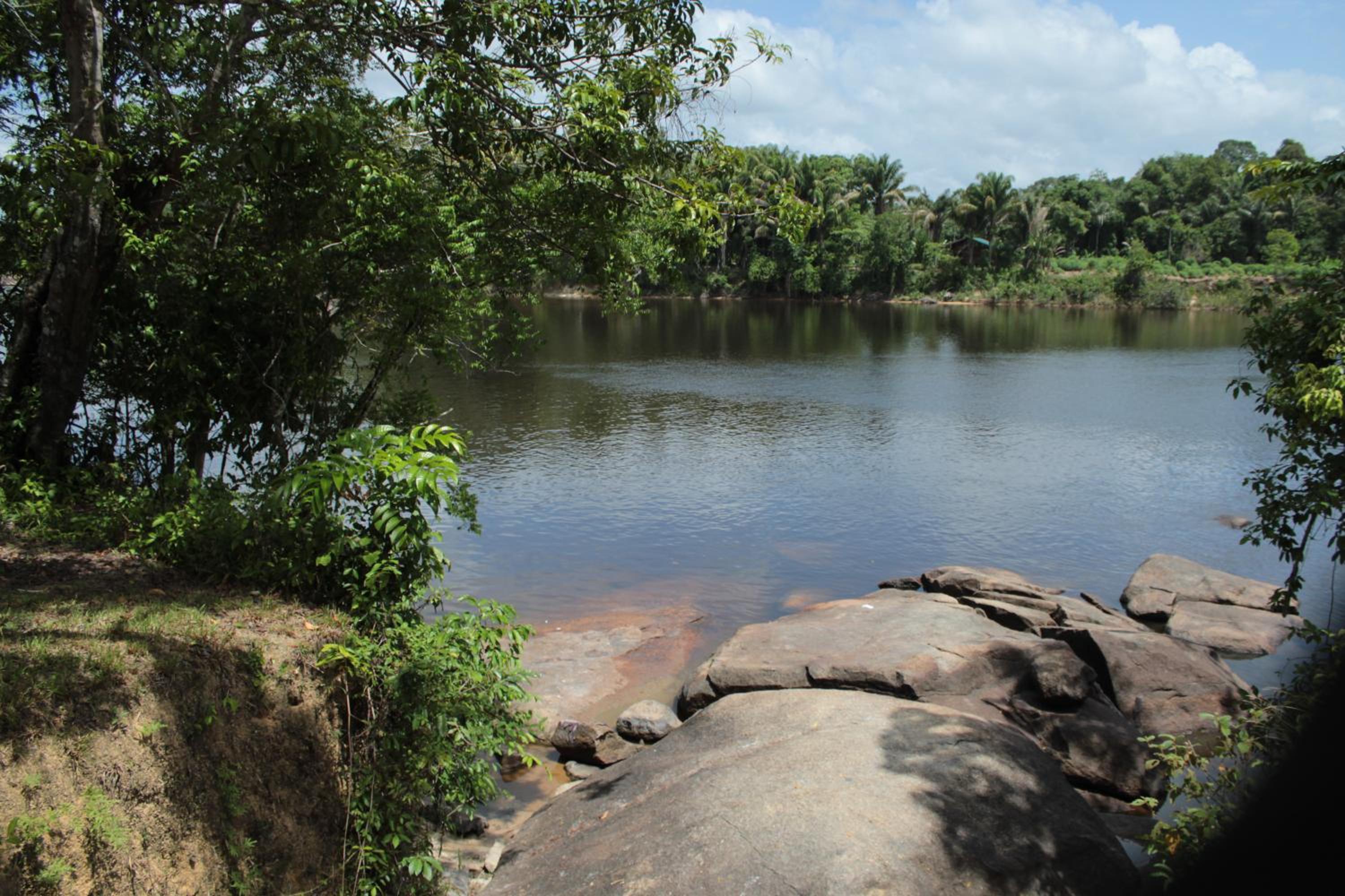 simple but wonderful hut in kamp Makandi Boto-Pasi view 5