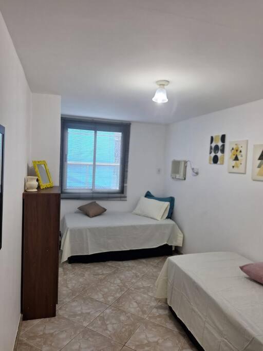 Apartamento completo 2 quartos 6 pessoas - Em frente a praia