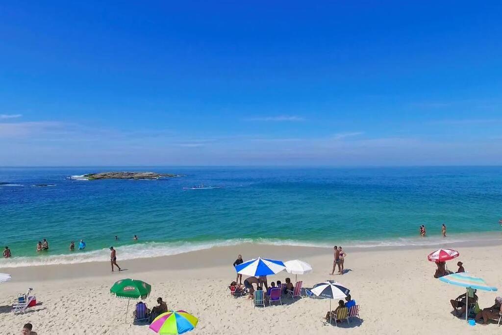 Apartamento completo 2 quartos 6 pessoas - Em frente a praia