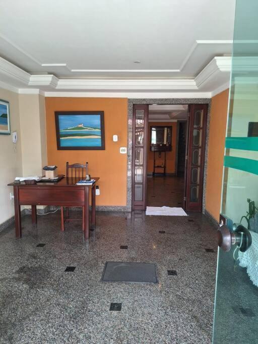 Apartamento completo 2 quartos 6 pessoas - Em frente a praia