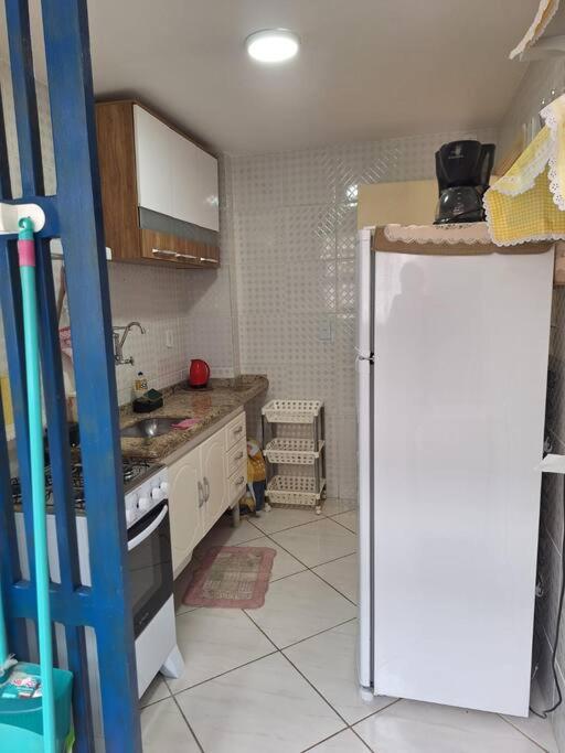 Apartamento completo 2 quartos 6 pessoas - Em frente a praia