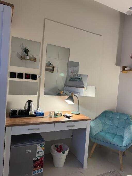Cozy studio with privet entry