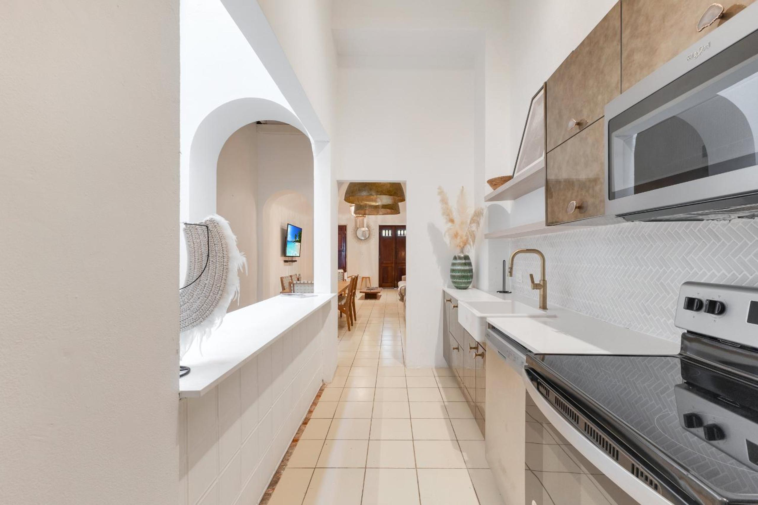 Spacious Colonial Gem with Artistic Flair Old San Juan view 5
