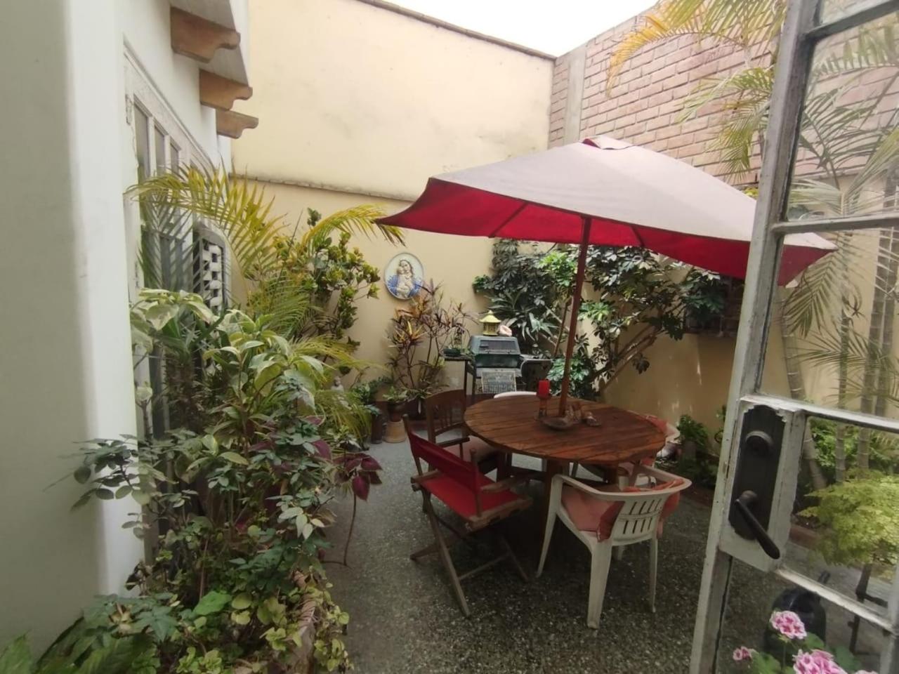 Miraflores Moonlight B&B