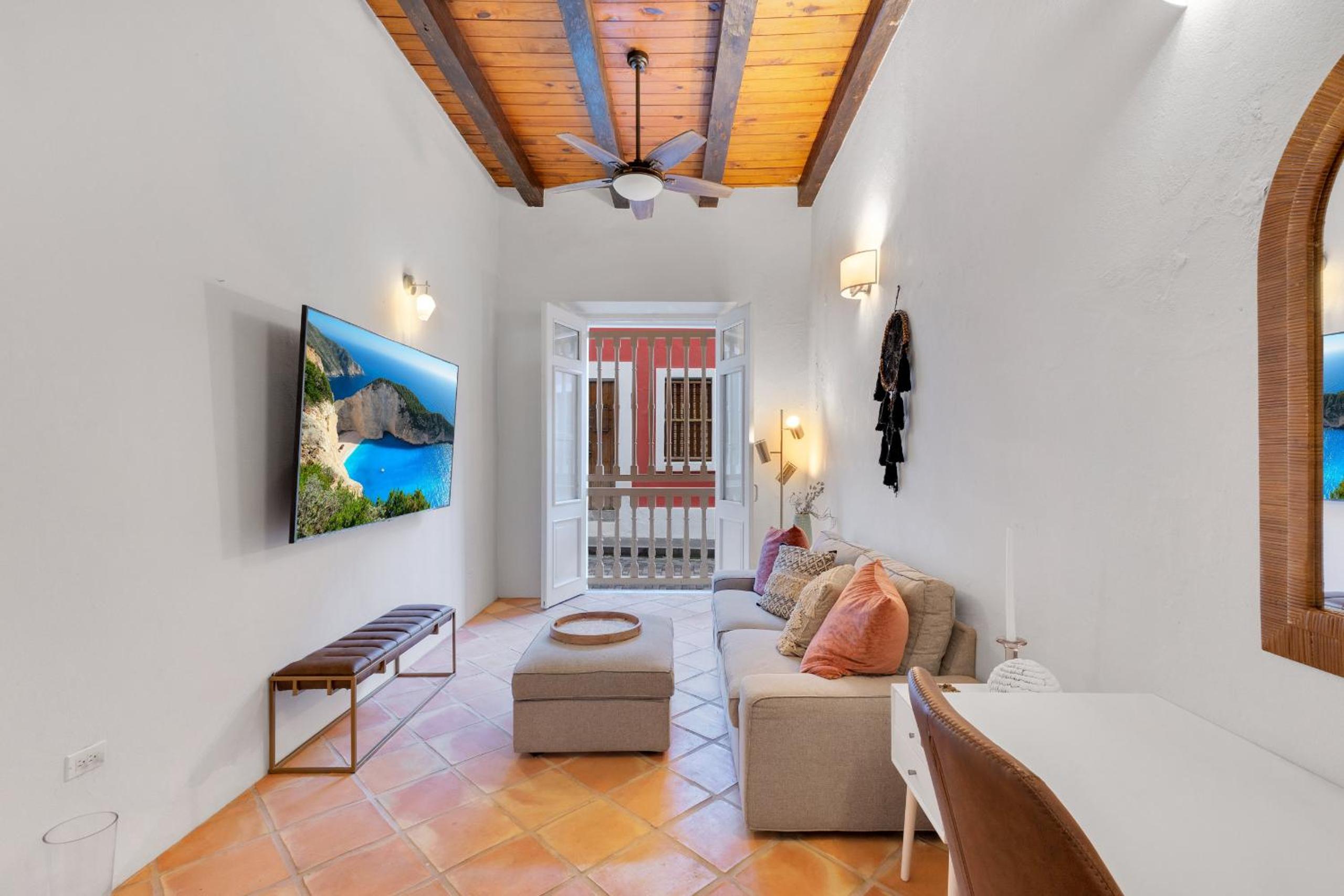 Whole Home with Lush Patio in Heart of Old San Juan