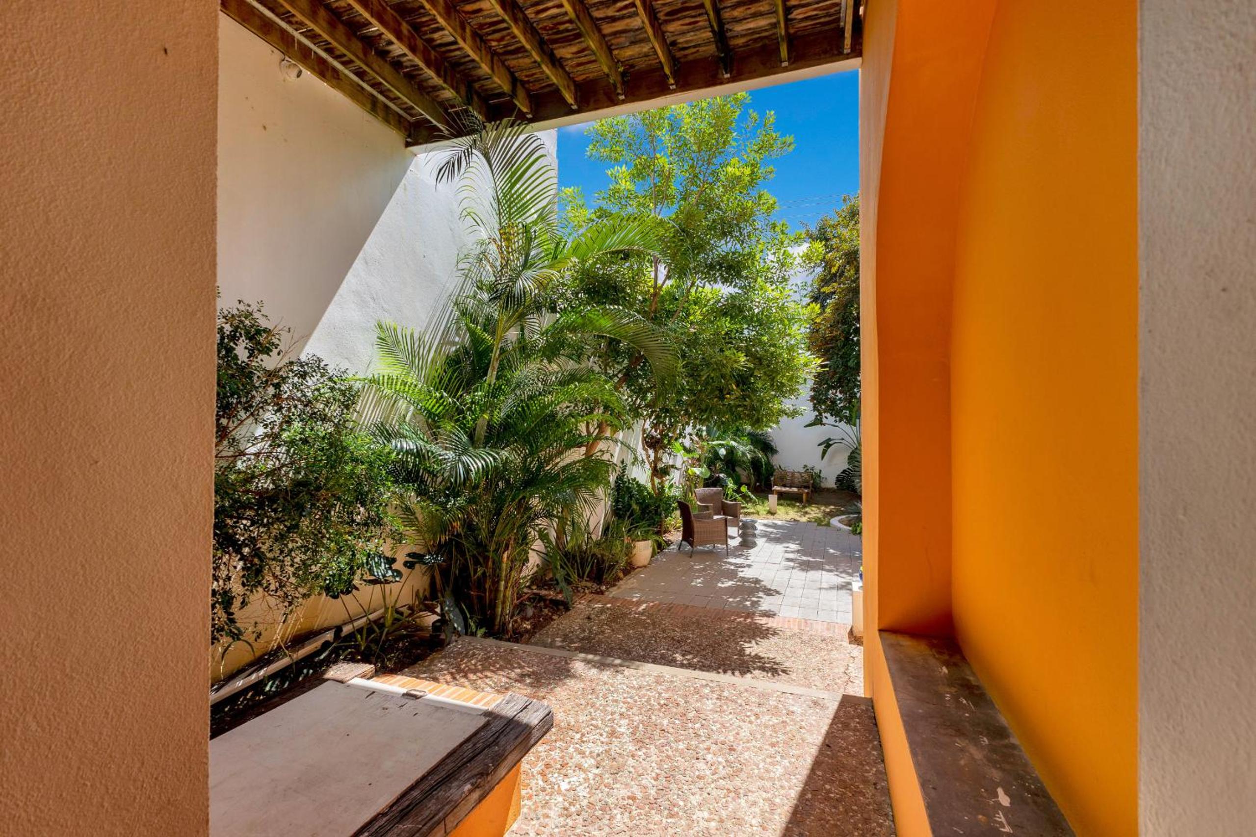Whole Home with Lush Patio in Heart of Old San Juan
