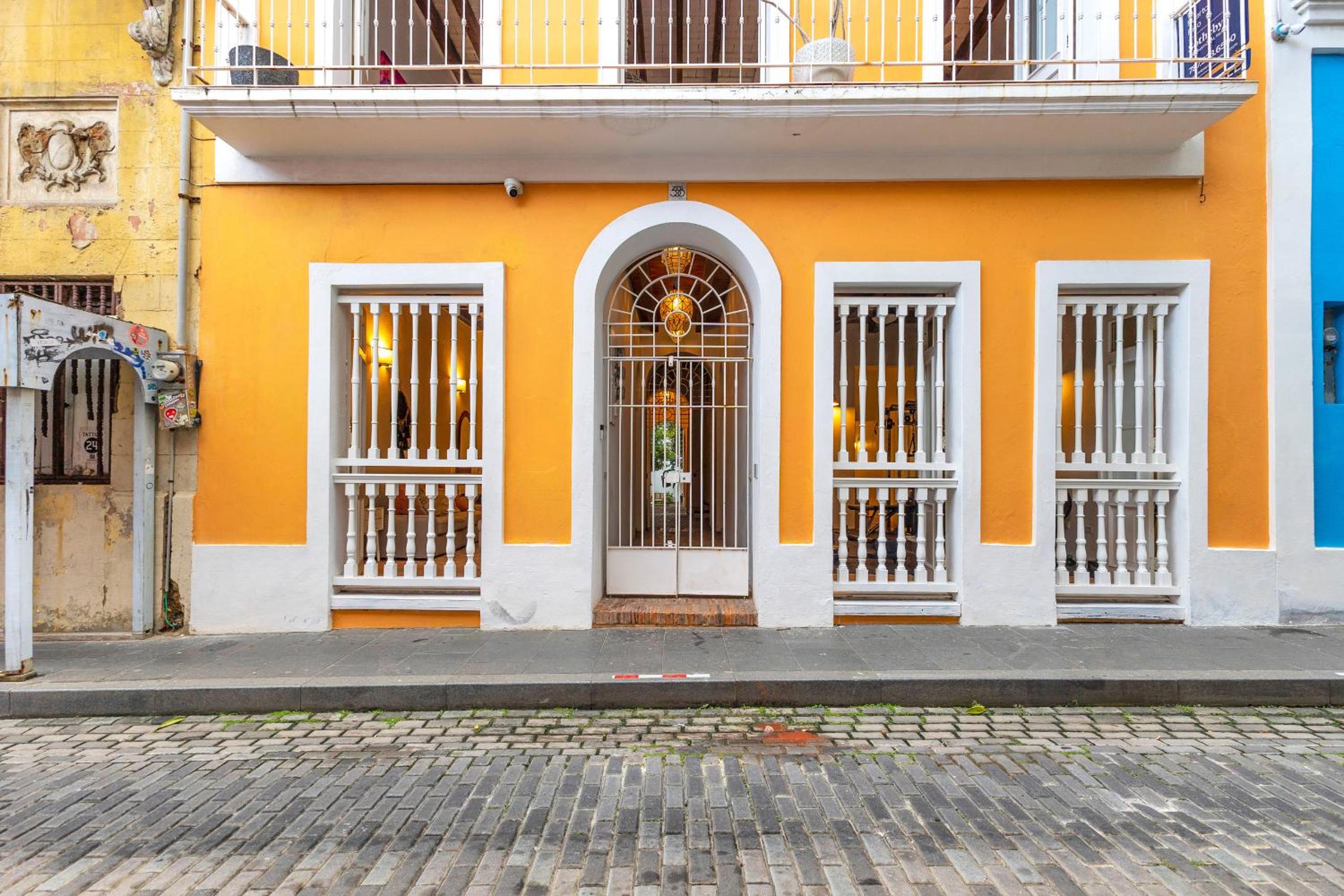 Whole Home with Lush Patio in Heart of Old San Juan