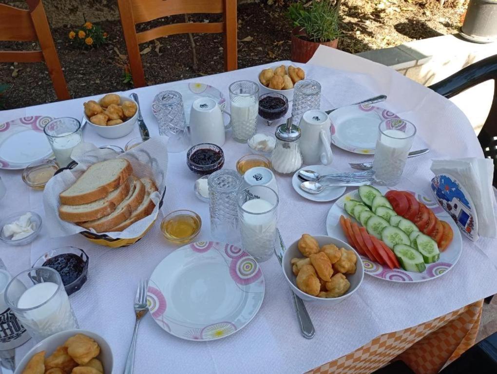 Luigi Guest House