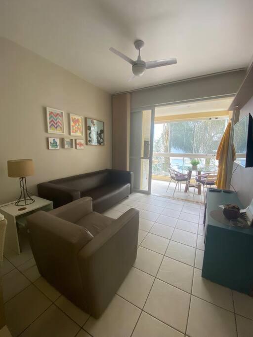Apartamento encantador com piscina, em frente praia