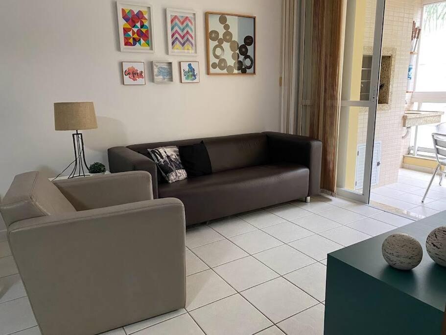 Apartamento encantador com piscina, em frente praia
