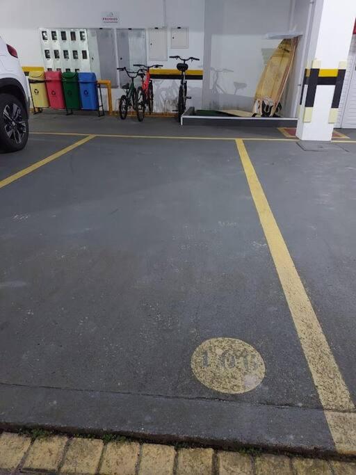 Apartamento encantador com piscina, em frente praia
