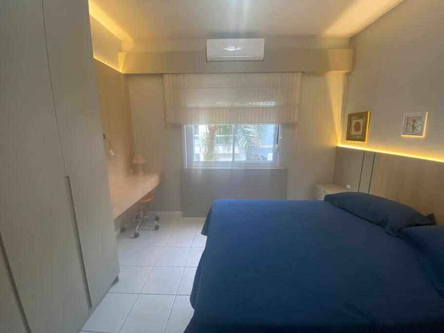 Apartamento encantador com piscina, em frente praia