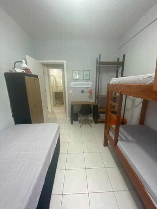 Apartamento encantador com piscina, em frente praia
