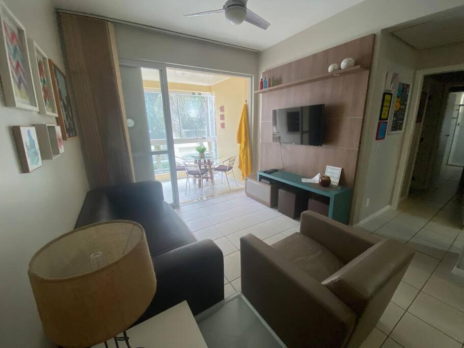 Apartamento encantador com piscina, em frente praia