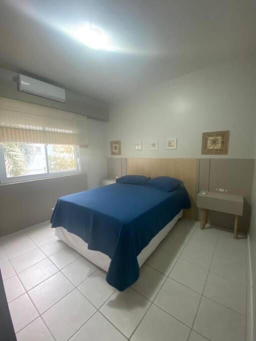 Apartamento encantador com piscina, em frente praia
