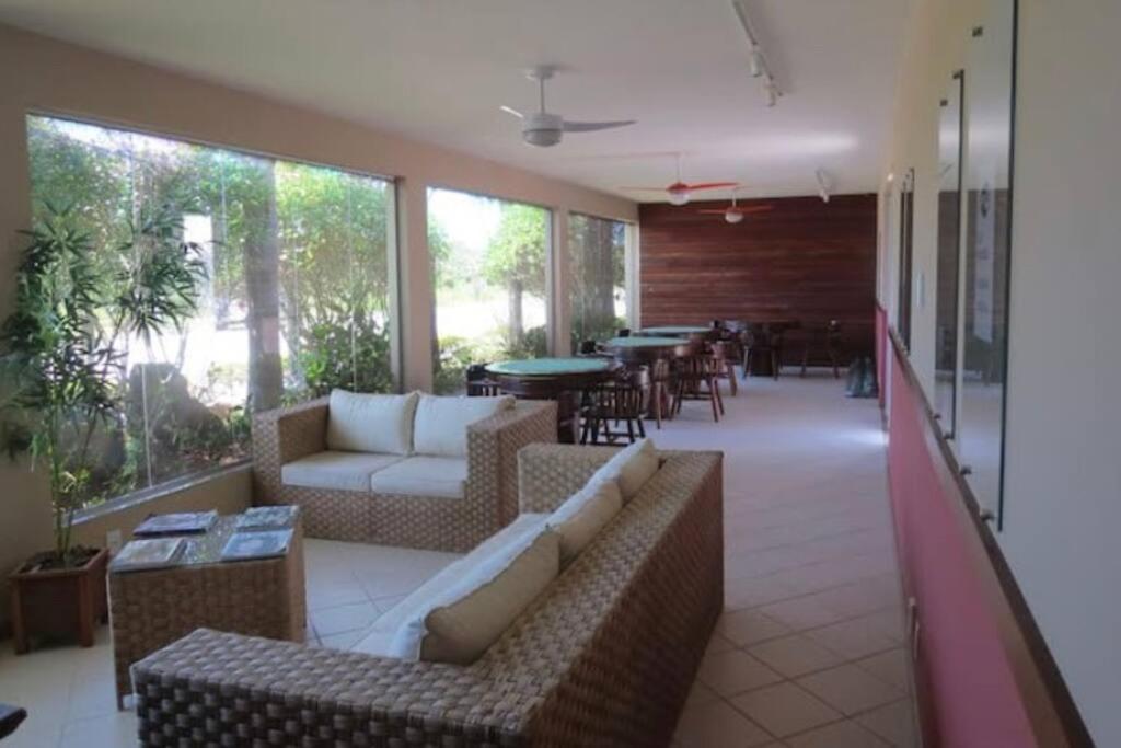 Apartamento encantador com piscina, em frente praia