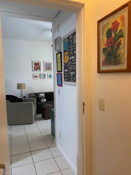 Apartamento encantador com piscina, em frente praia
